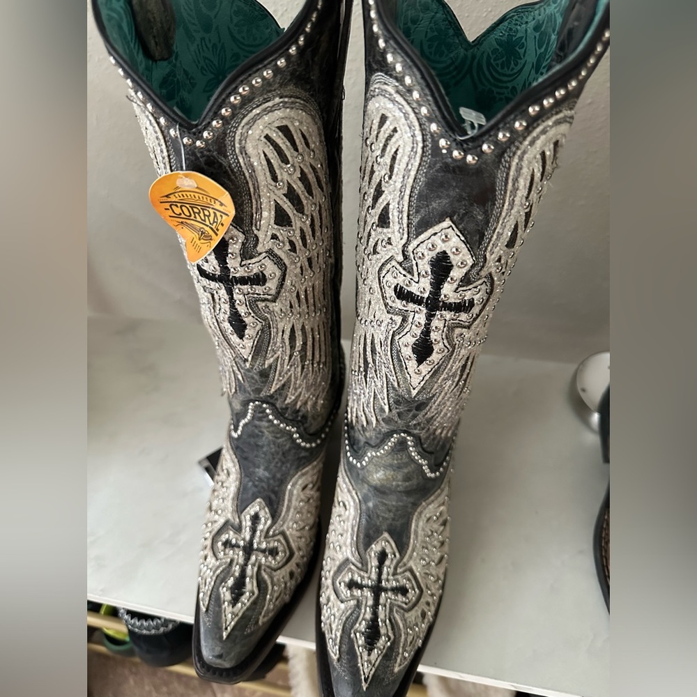 Only worn once cowgirl boots